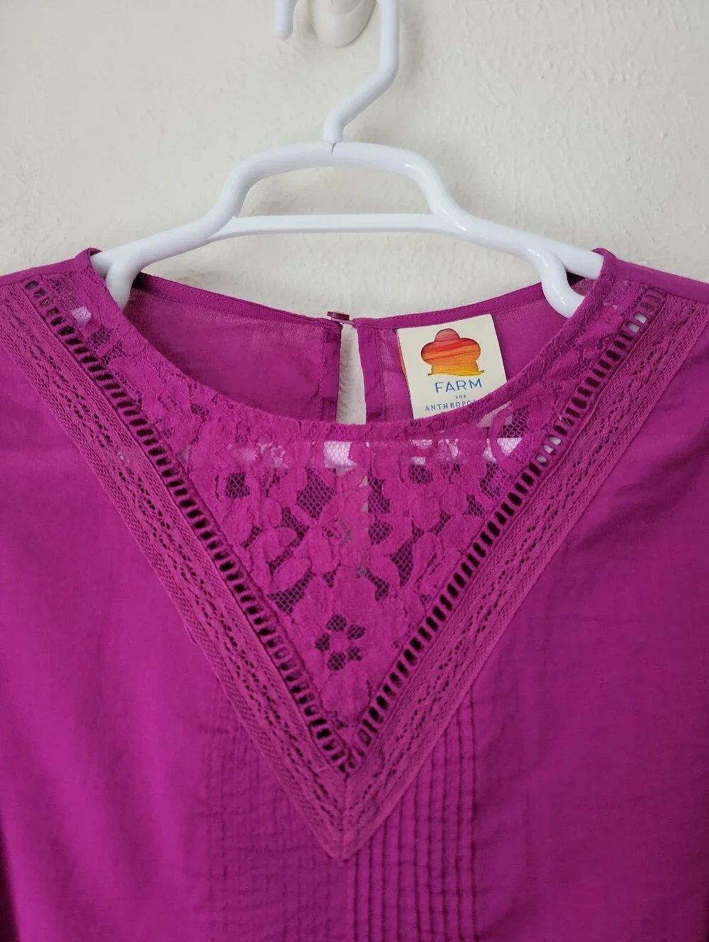 FARM Rio Magenta Lace V-Neck Balloon Sleeve Blouse